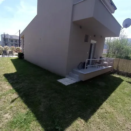 Art 別荘 スタブロス